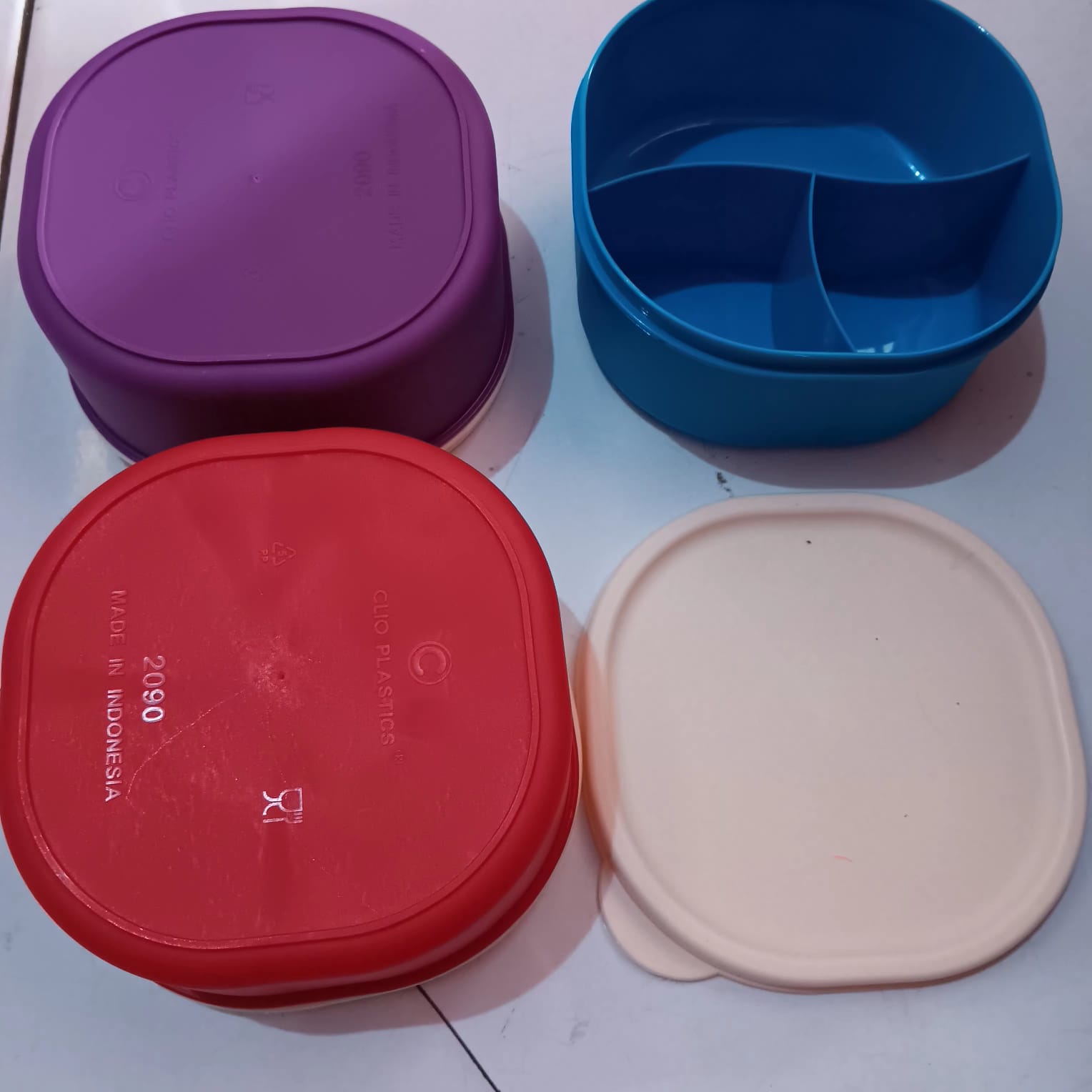 Kotak bekal sekat clio